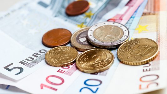 イタリアの通貨 免税 チップの慣習 両替所の場所や営業時間 Howtravel
