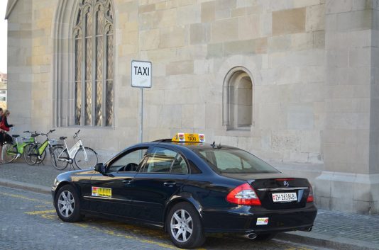 チューリヒのタクシーの料金 乗り方 予約方法 注意点 Howtravel