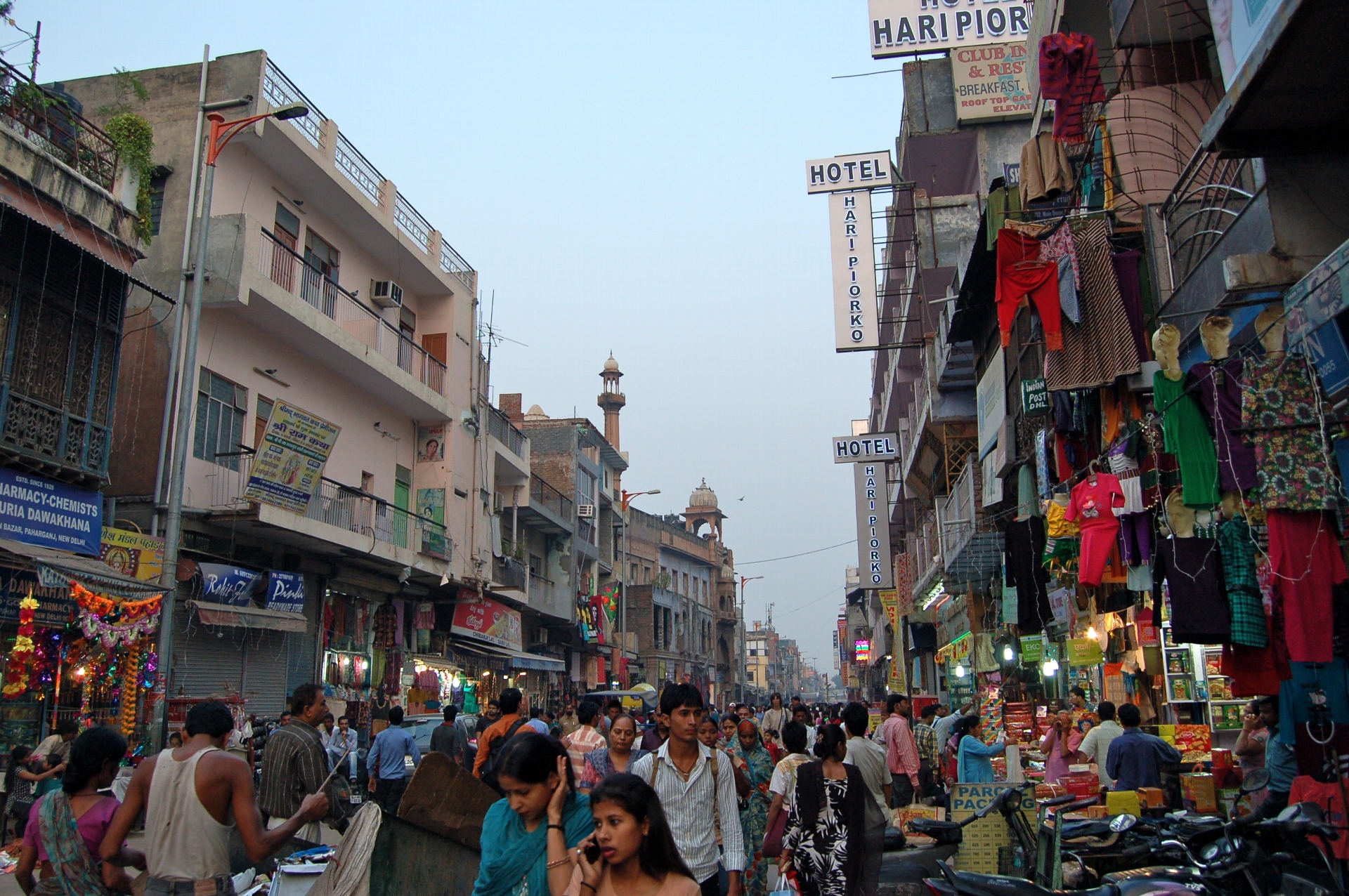 D индия. Нью Дели Пахар Ганж фото. New Delhi Streets. Пахар город. Delhi Streets 2021.